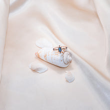 Load image into Gallery viewer, Luna